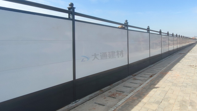 裝配式鋼結(jié)構烤漆圍擋C款-深圳建筑工地圍擋
